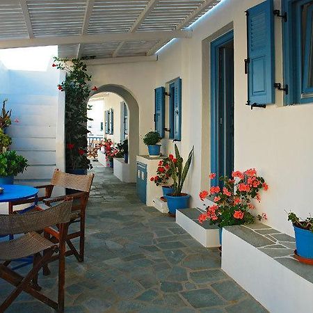 Artemis Rooms Folegandros Town Exterior photo