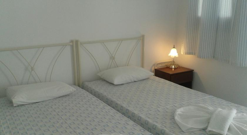 Artemis Rooms Folegandros Town Room photo
