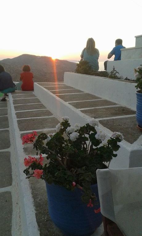 Artemis Rooms Folegandros Town Exterior photo