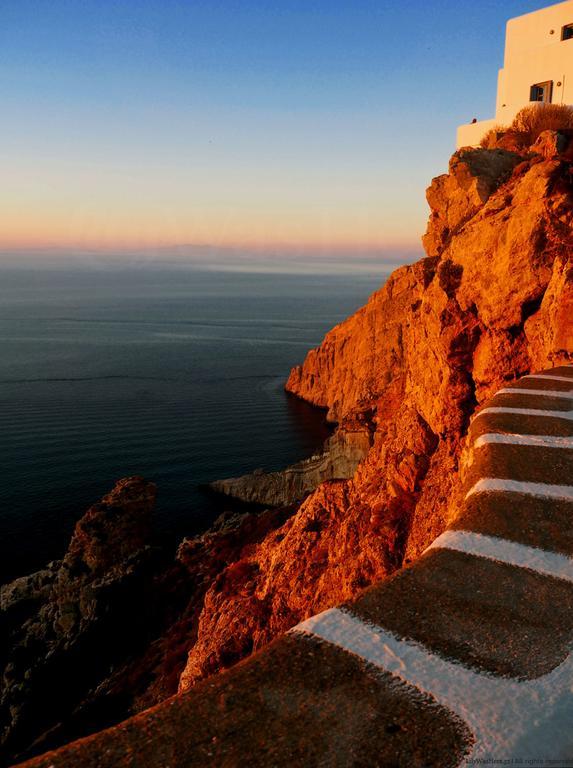 Artemis Rooms Folegandros Town Exterior photo