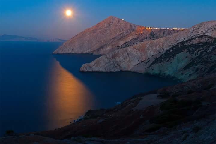 Artemis Rooms Folegandros Town Exterior photo