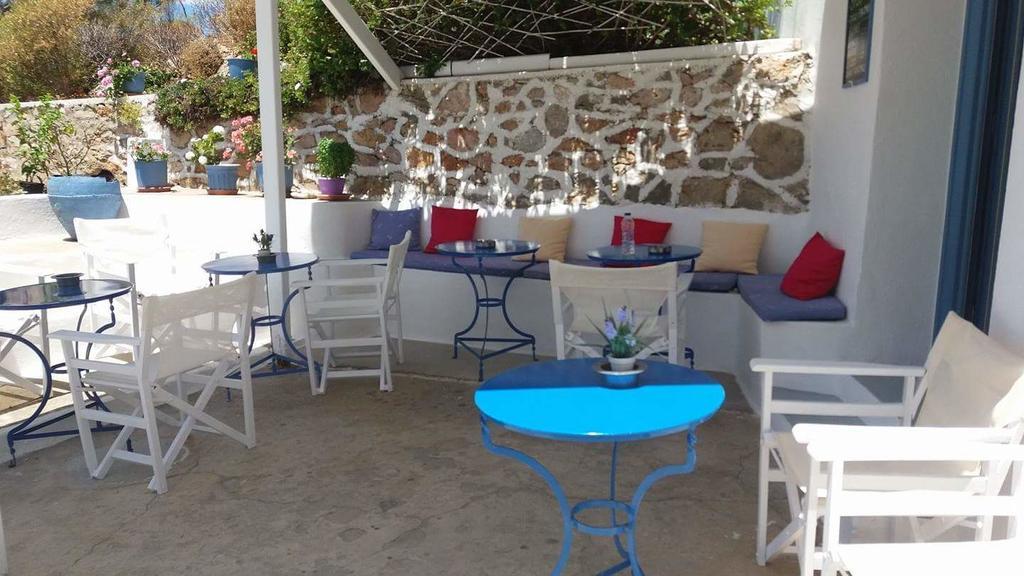 Artemis Rooms Folegandros Town Exterior photo